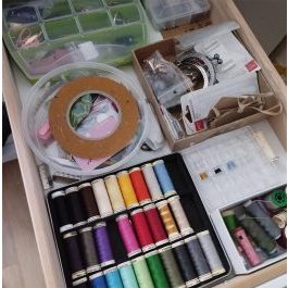 Meuble couture tiroir fil à coudre Betton