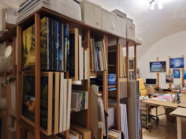 rangement de toiles et tableaux